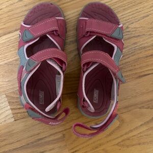 Knombu water shoes. Great for summer! Very good condition